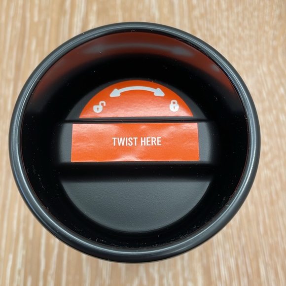 NWT Yeti 12oz Rambler with Leakproof Hotshot Cap - Picture 4 of 5